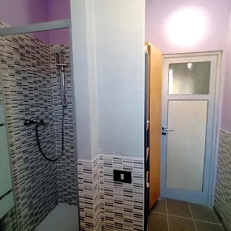 Rombolino Guest House- Free Parking!