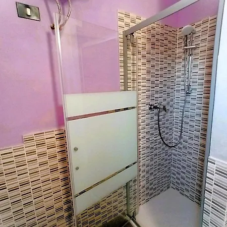 Daire Rombolino Guest House- Free Parking! Livorno